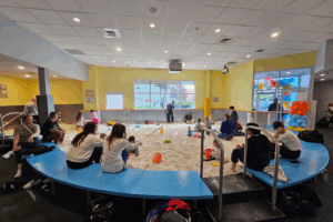 Kids and parents at Sandmagination